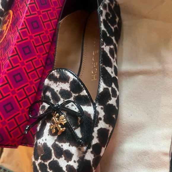 Tory Burch Cream and Black Charm Loafers - Picture 9 of 9